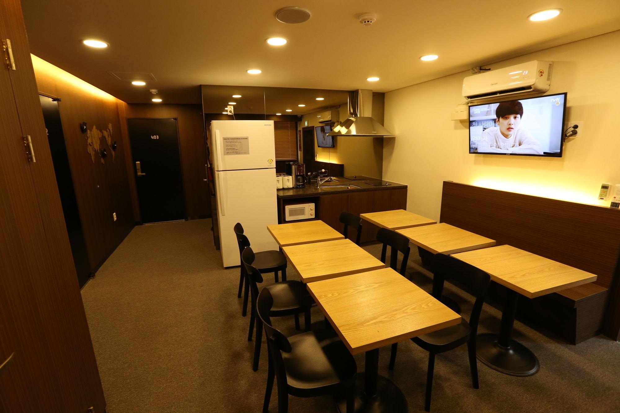 Philstay Myeongdong Central Hotel Seoul Exterior photo